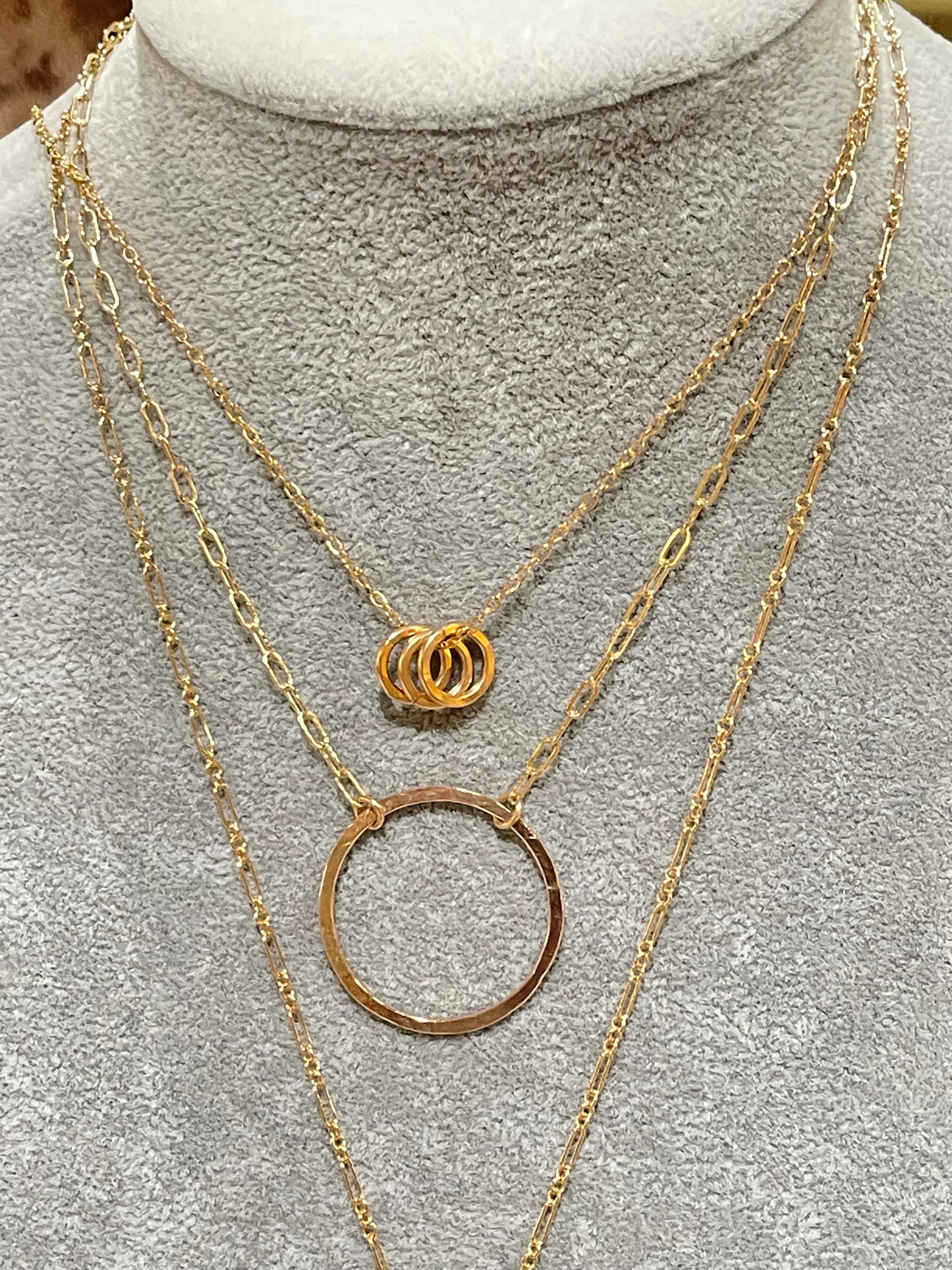 3 circle necklace