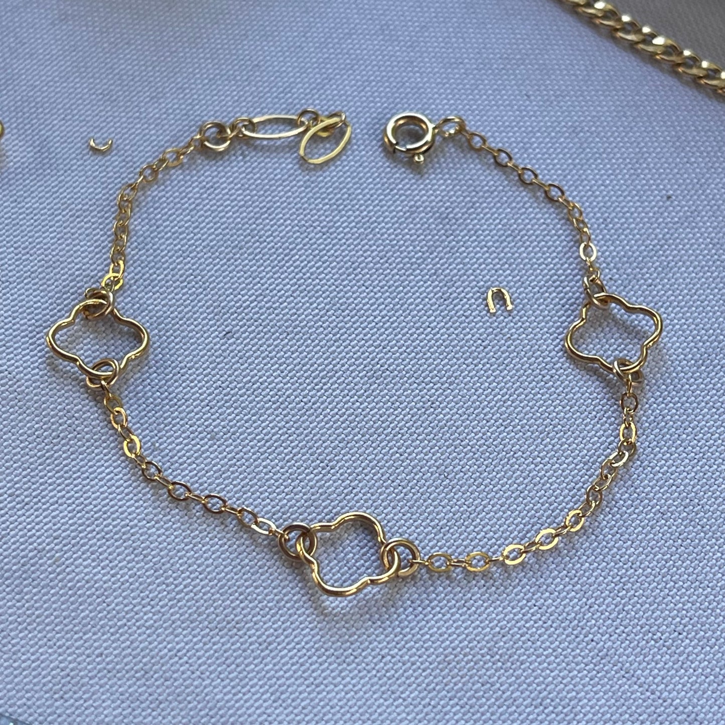 Clover bracelet 14 karat gold filled